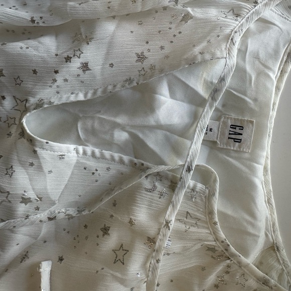 Elegant White Dress with Sparkling Details - Picture 4 of 4